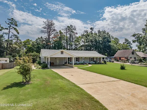 147 Hemlock Road, Batesville, MS 38606