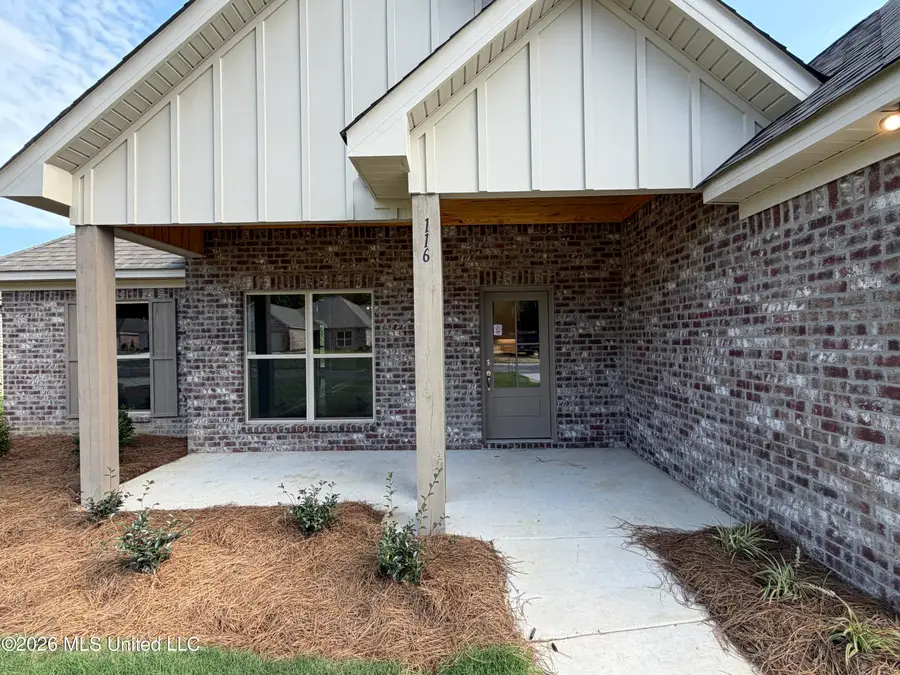 116 Newport Drive, Canton, MS 39046 - #2