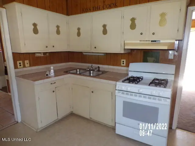 180 James Street, Jackson, MS 39213 - #3