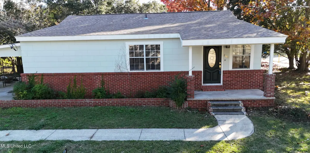 2302 Wilson Avenue, Pascagoula, MS 39567 - #1