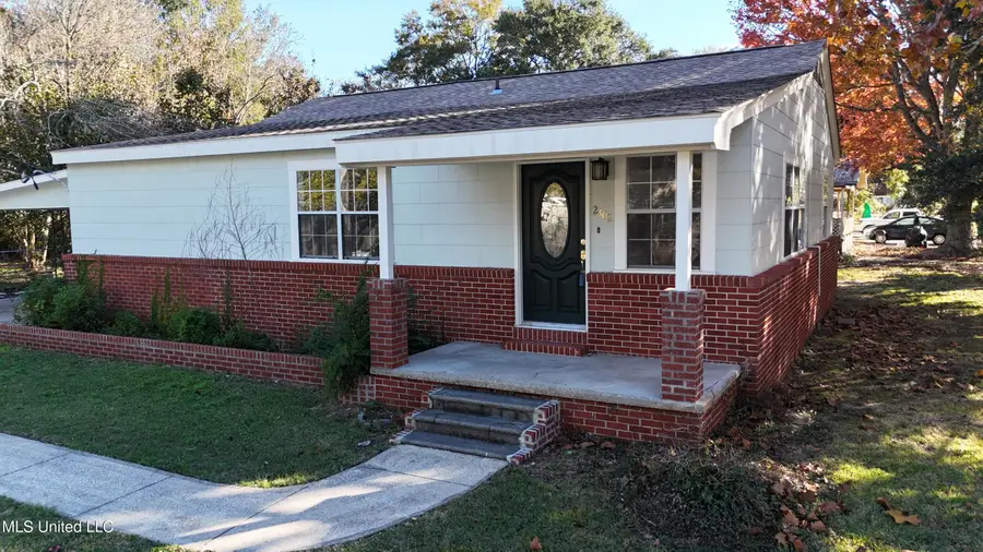 2302 Wilson Avenue, Pascagoula, MS 39567 - #2