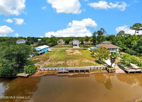 2035 Hollywood Drive, Bay Saint Louis, MS 39520