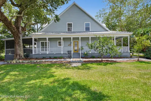 1115 Dunbar Avenue, Bay Saint Louis, MS 39520