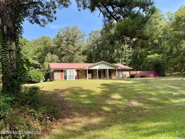 1840 White Apple Road, Roxie, MS 39661