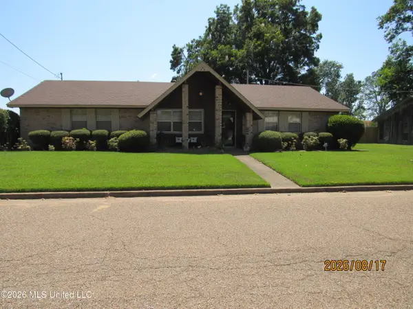 2345 E Clubview Circle, Yazoo City, MS 39194