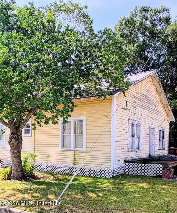 106 S Strahan Street, Poplarville, MS 39470