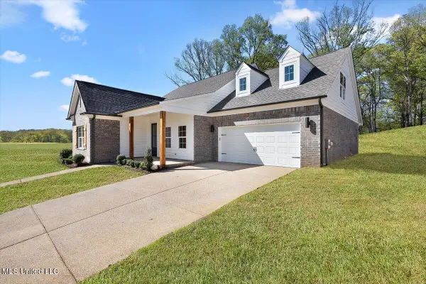 292 Wells Drive, Hernando, MS 38632