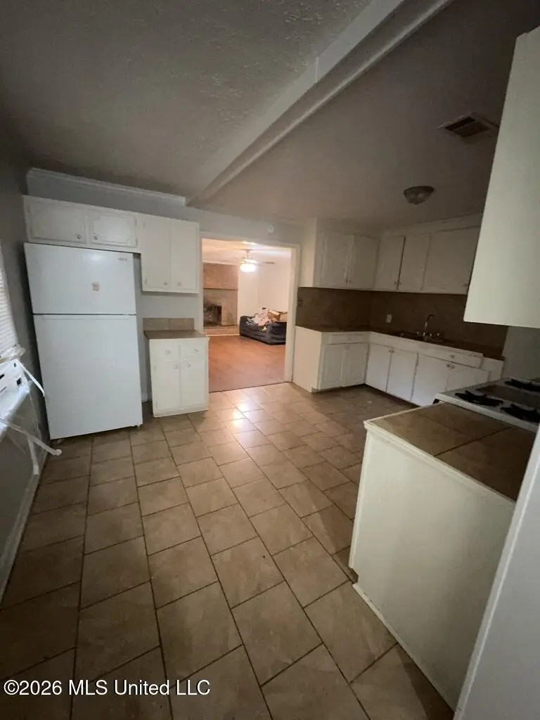 3752 Bishop Avenue, Jackson, MS 39213 - #2