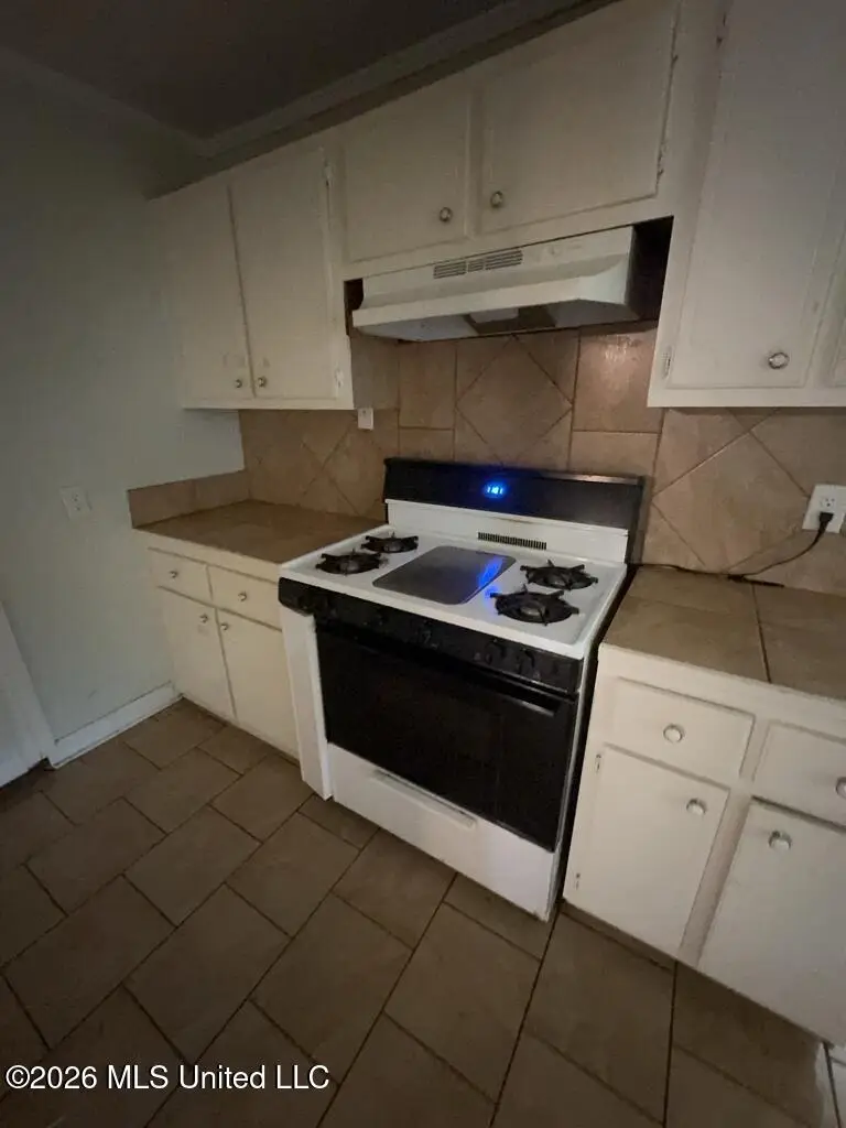 3752 Bishop Avenue, Jackson, MS 39213 - #3