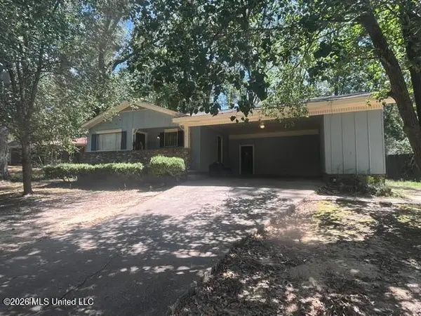 3142 Peterson Drive, Jackson, MS 39212