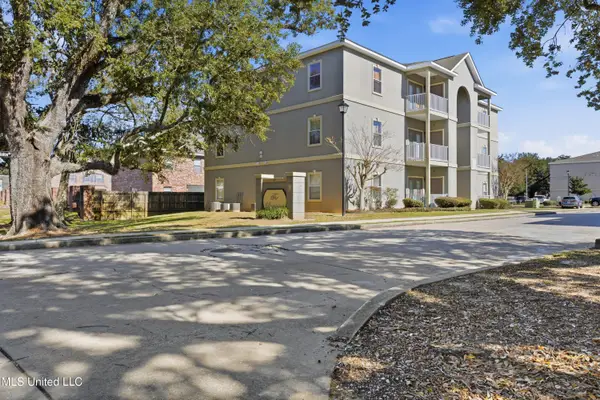 310 Holcomb Boulevard, Ocean Springs, MS 39564