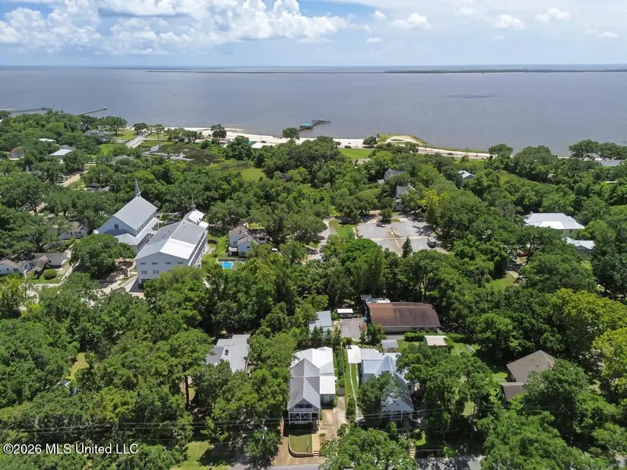 910 Calhoun Street, Ocean Springs, MS 39564 - #3