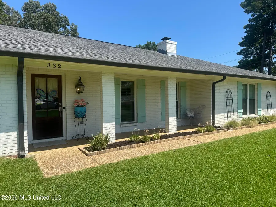 332 E School Street, Ridgeland, MS 39157 - #2