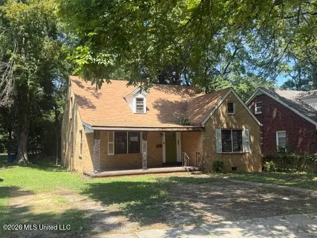 370 E College Avenue, Holly Springs, MS 38635 - #1
