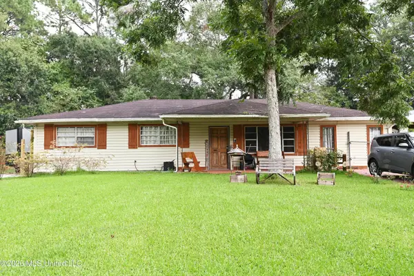 9816 Briarcliff Drive, Moss Point, MS 39562