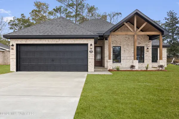2014 Parkview Drive, Gautier, MS 39553