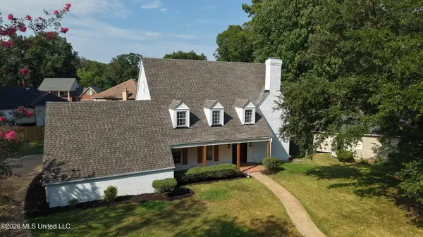 54 Woodridge Place, Jackson, MS 39211