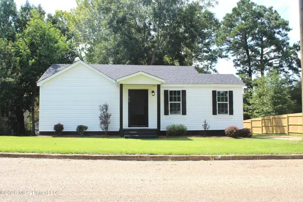 216 6th Avenue, Magee, MS 39111