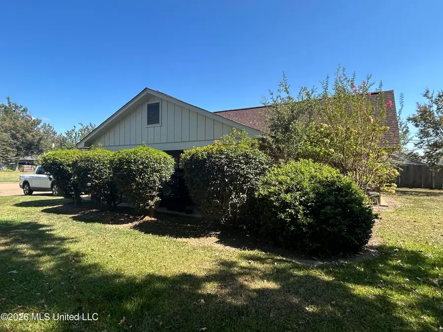 1213 Peggy Lane, Greenwood, MS 38930 - #2