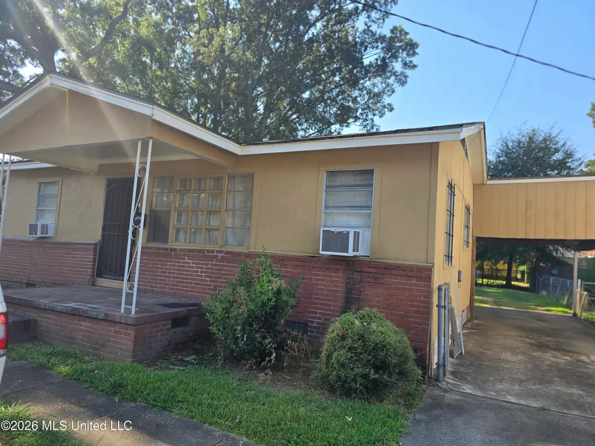 2013 W Ridgeway Street, Jackson, MS 39213 - #1