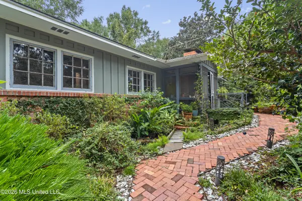 1238 Iberville Drive, Ocean Springs, MS 39564