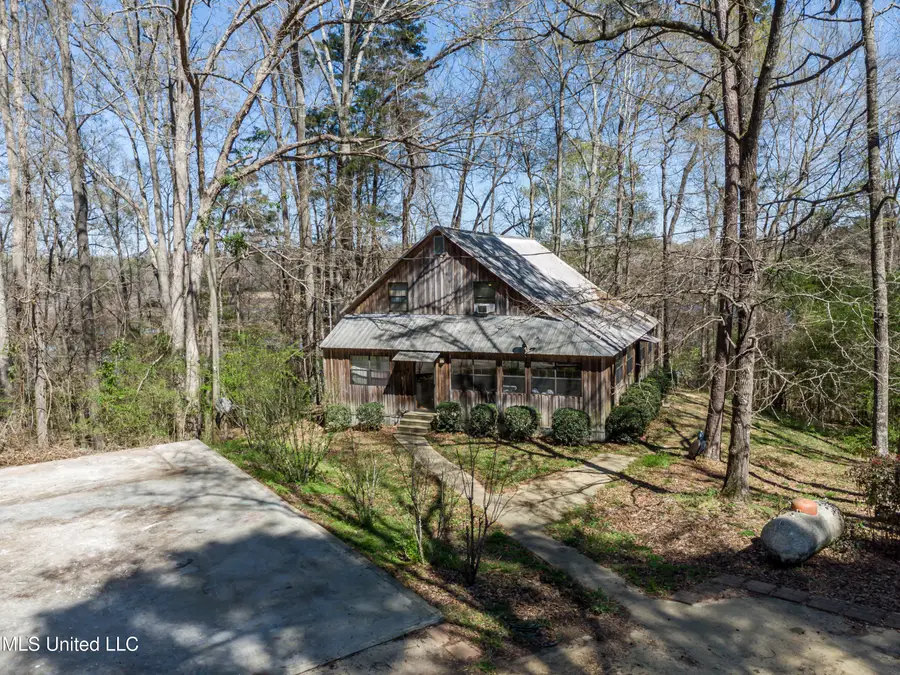2406 Scr 563, Morton, MS 39117 - #2