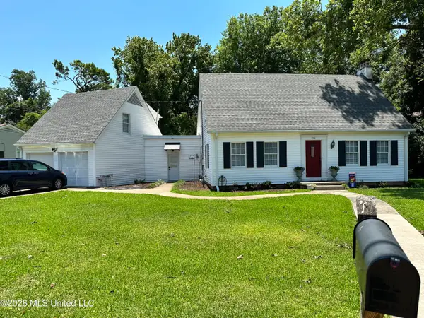 1700 Robinson Street, Natchez, MS 39120