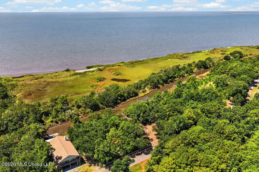 9229 Seacliff Boulevard, Ocean Springs, MS 39564 - #3