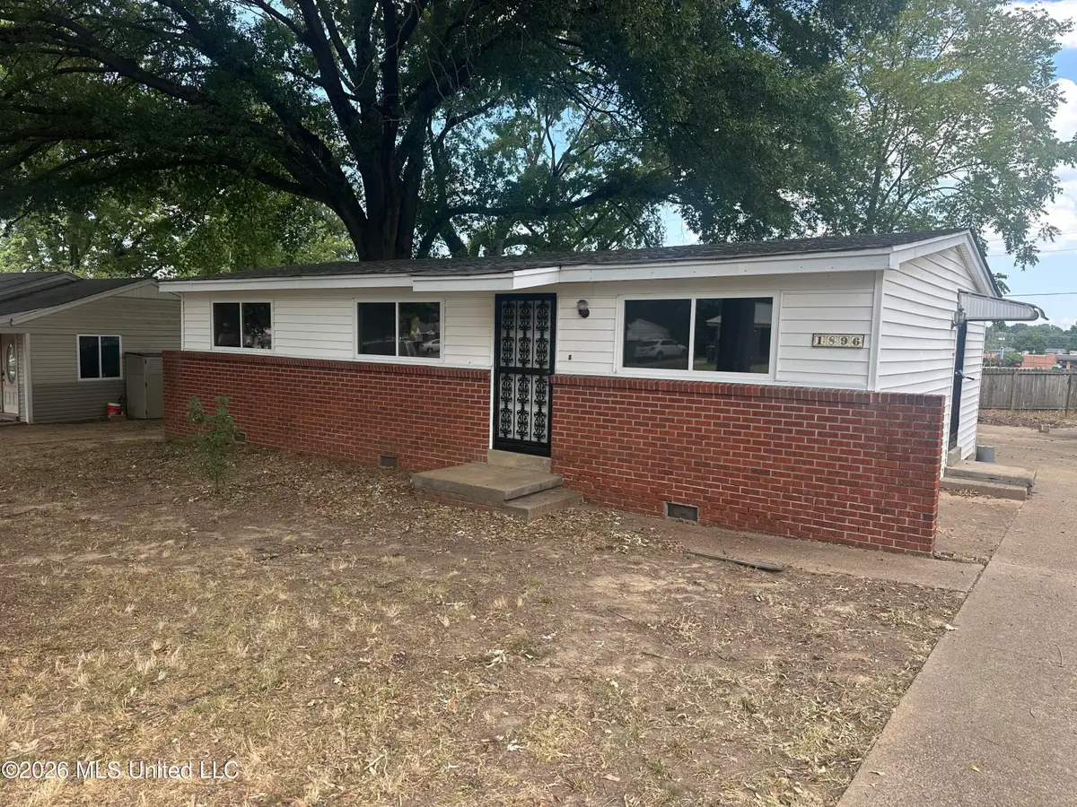 1896 N Southaven Circle, Southaven, MS 38671 - #1
