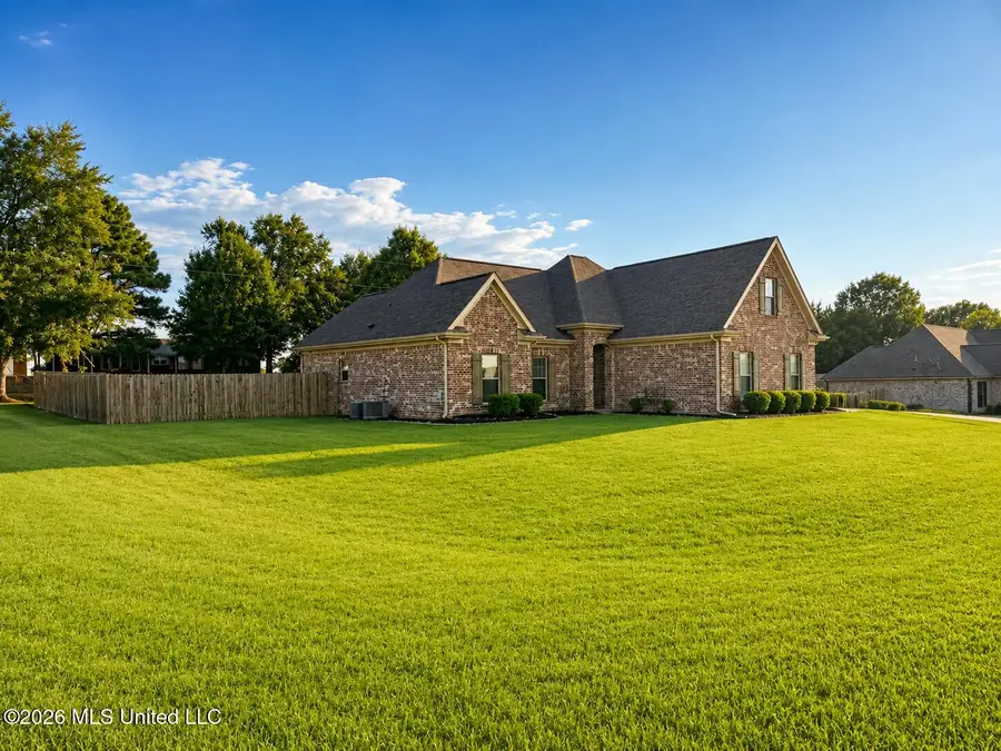 308 Garrison Drive, Senatobia, MS 38668 - #2
