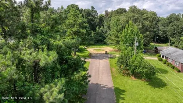 Mcmillan Drive, Holly Springs, MS 38635