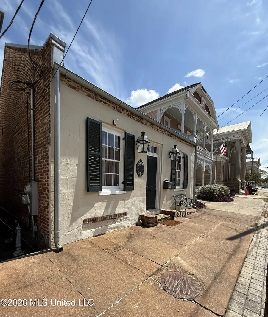209 S Commerce Street, Natchez, MS 39120 - #2