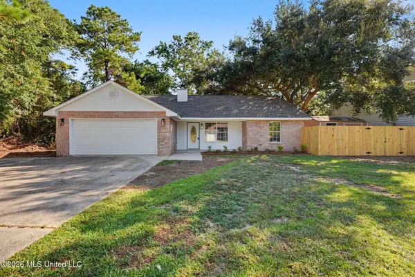 616 Plum Street, Ocean Springs, MS 39564