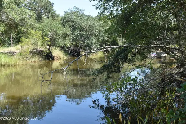 10018 E Bayou Road, Bay Saint Louis, MS 39520