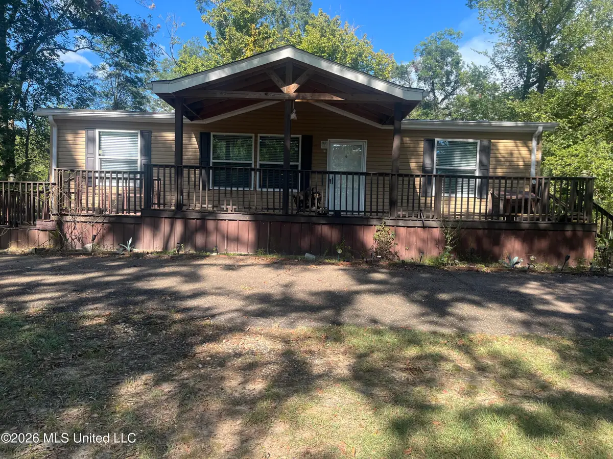 106 East Street, Edwards, MS 39066 - #1