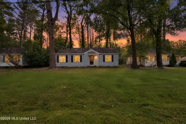 737 Woodbury Road, Jackson, MS 39206