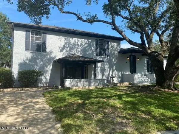 900 S Sea Cove Street, Pascagoula, MS 39581