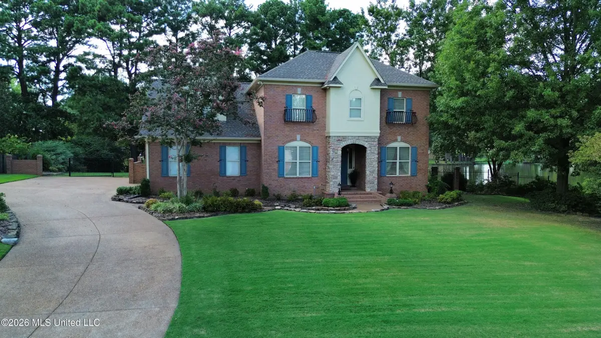 8209 Longwood Drive, Olive Branch, MS 38654 - #1