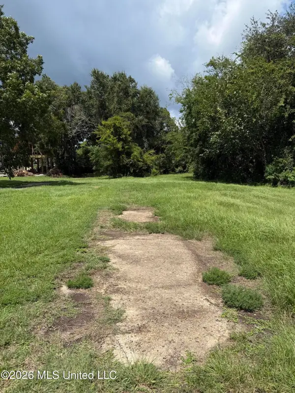 310 Division Street, Biloxi, MS 39530