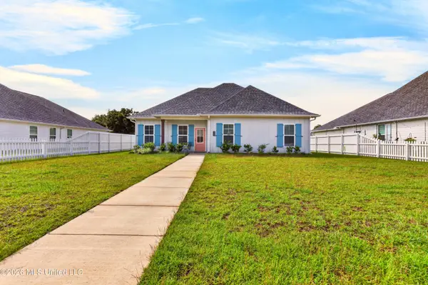 818 Old Spanish Trail, Bay Saint Louis, MS 39520