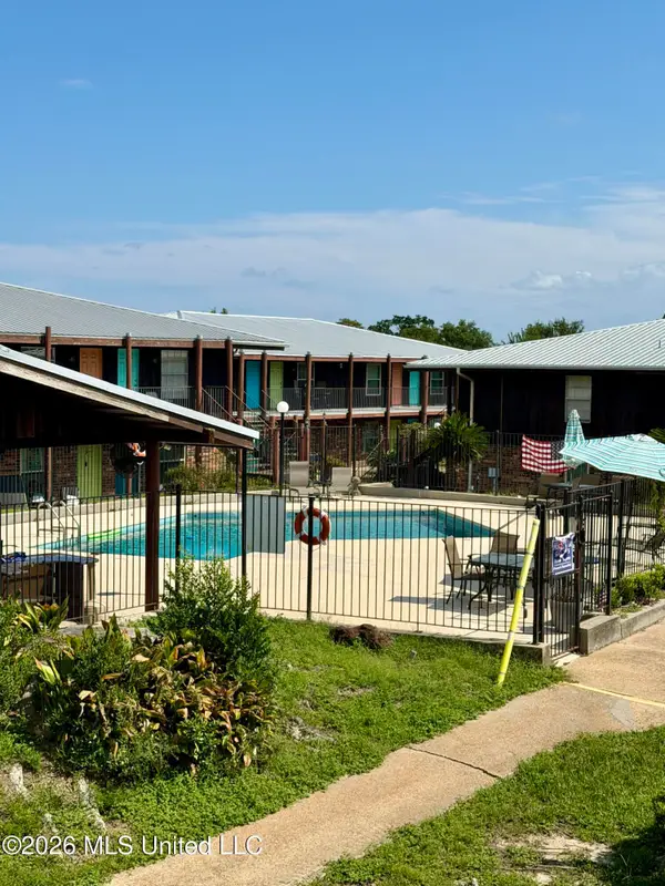1550 E 2nd Street, Pass Christian, MS 39571
