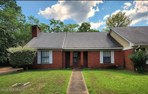 9a River Oaks Place, Jackson, MS 39211