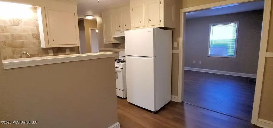 4221 Richmond Circle, Jackson, MS 39209 - #3