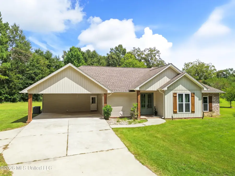 172 E Bond Road, Wiggins, MS 39577 - #2