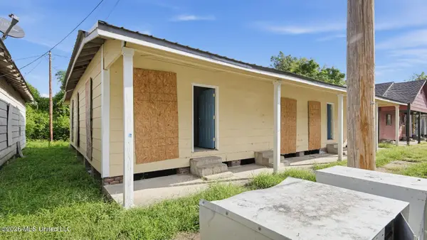 213 Oak Street, Greenwood, MS 38930