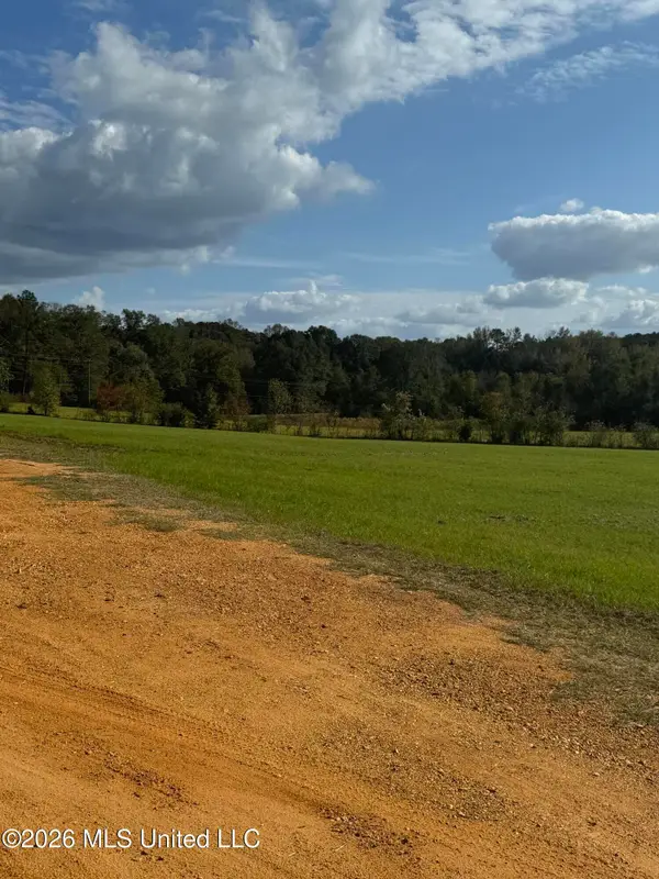 Xxxx Twin Oaks, McComb, MS 39648