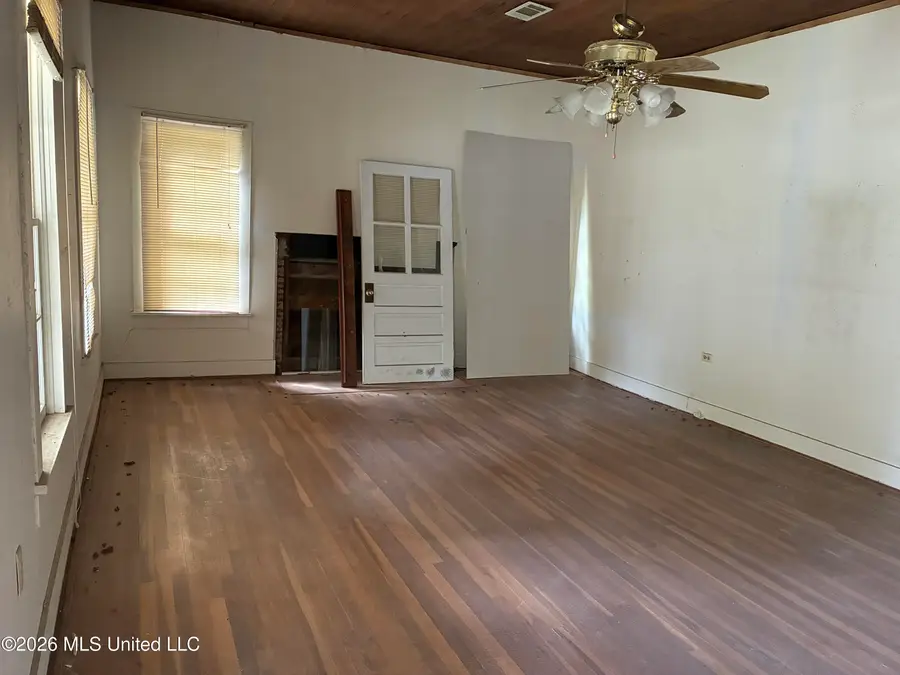 620 Bendat Street, McComb, MS 39648 - #2