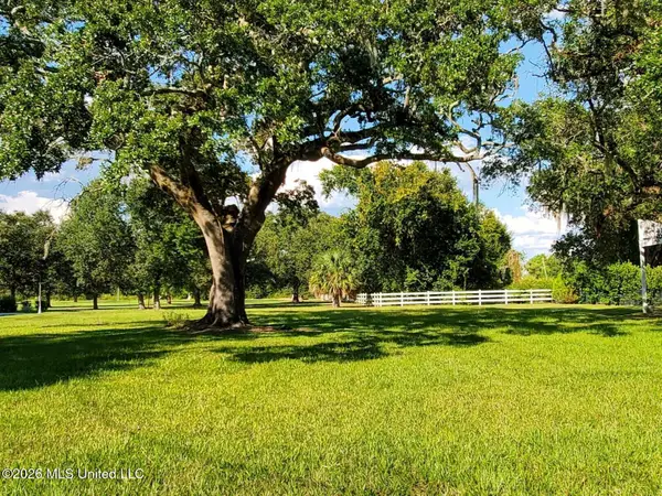 113 Beverly Drive, Bay Saint Louis, MS 39520