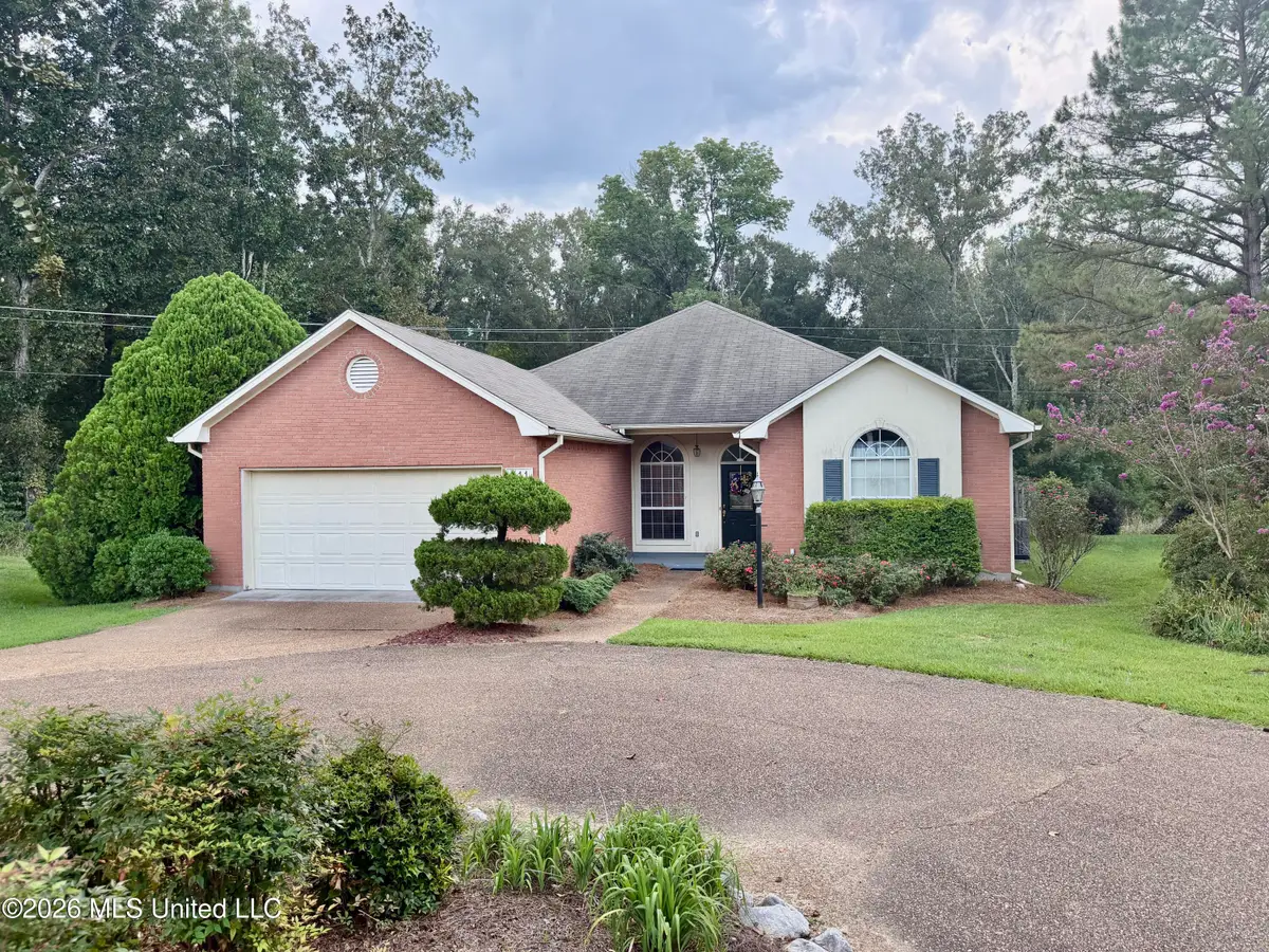 211 S Twin Lakes, Clinton, MS 39056 - #1