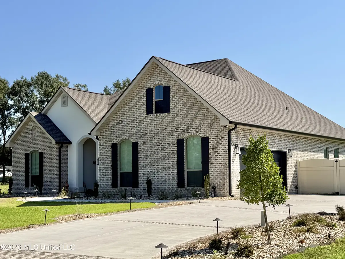 139 Jefferson Davis Parkway, Picayune, MS 39466 - #1